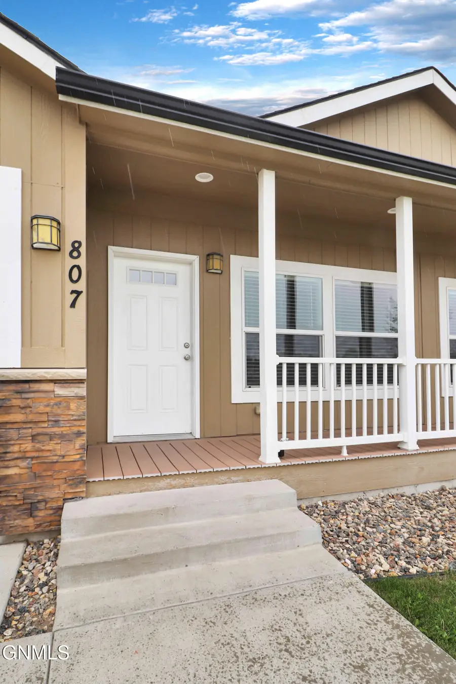 807 40th Street E, Williston, ND 58801 - #3