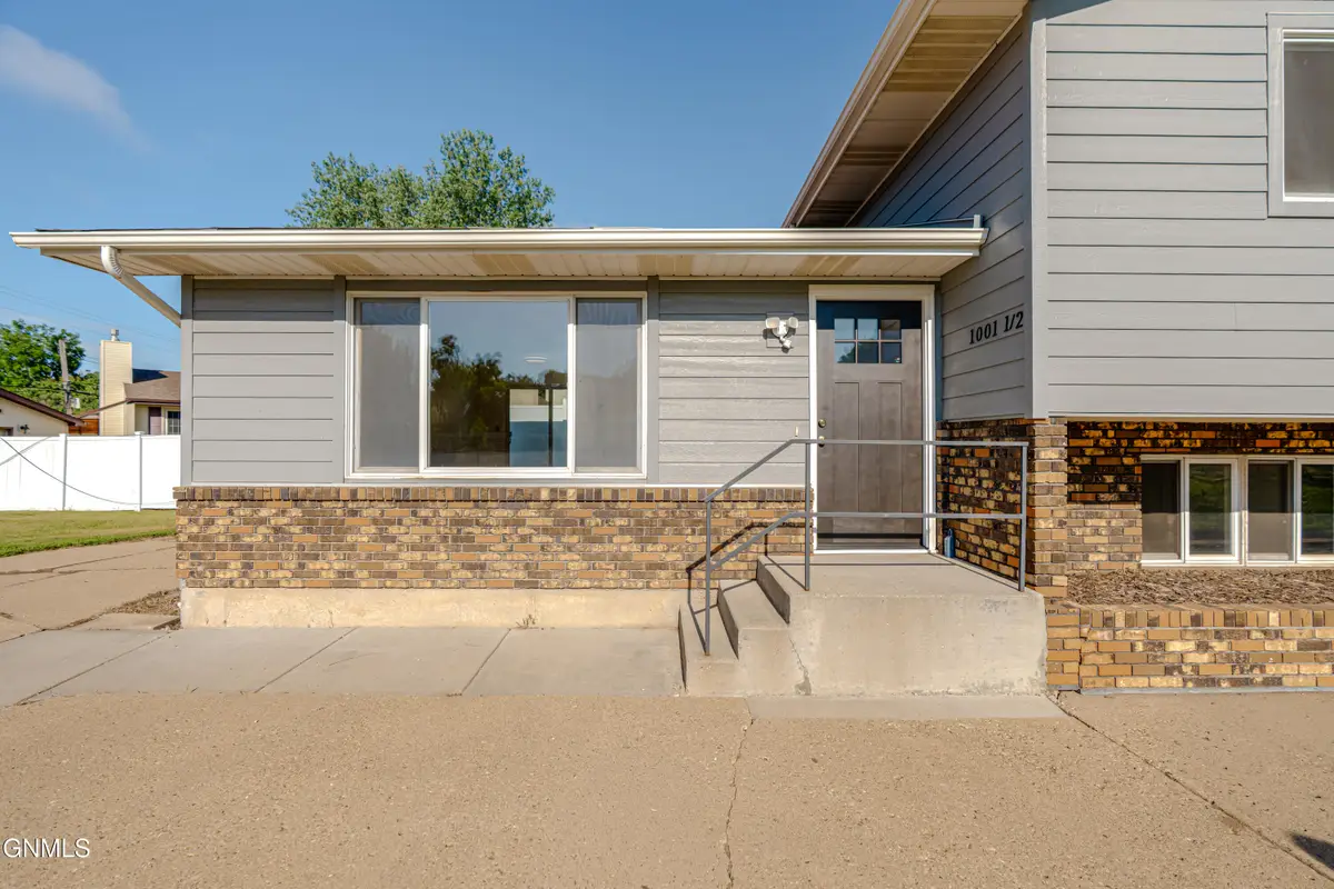 1001 1/2 Jefferson Avenue, Bismarck, ND 58504 - #1