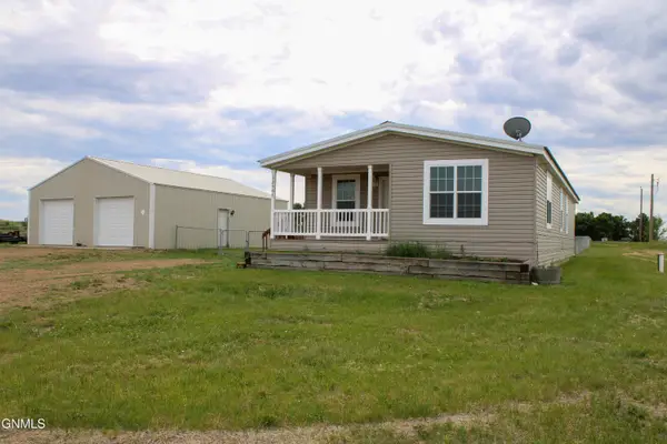 12901 Longview Drive, Arnegard, ND 58835