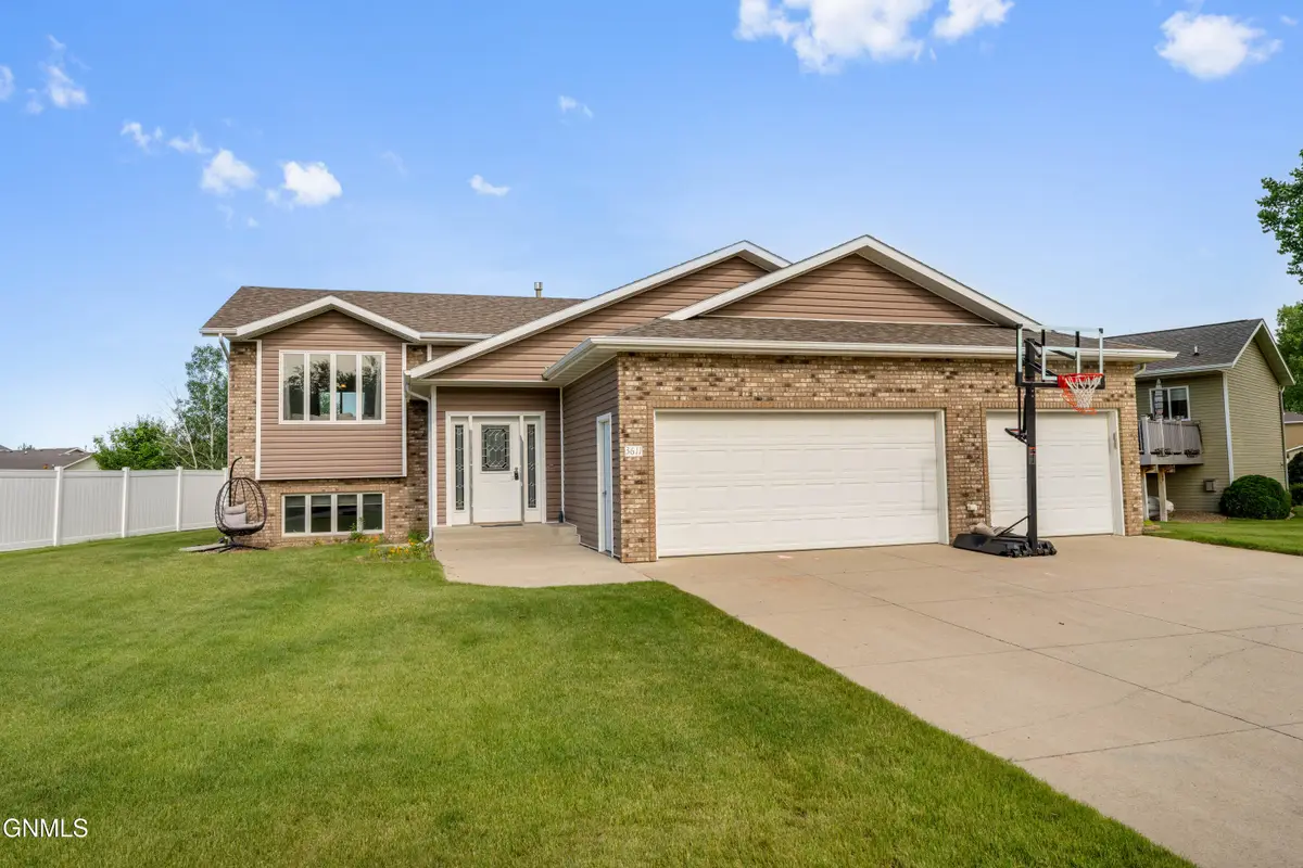 3611 Woodbend Drive Se, Mandan, ND 58554 - #1