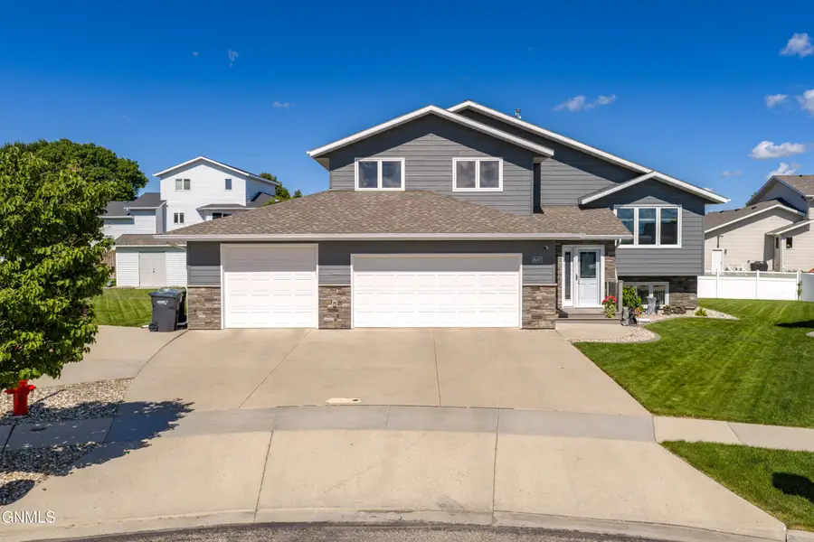 800 Dianes Court Ne, Mandan, ND 58554 - #3