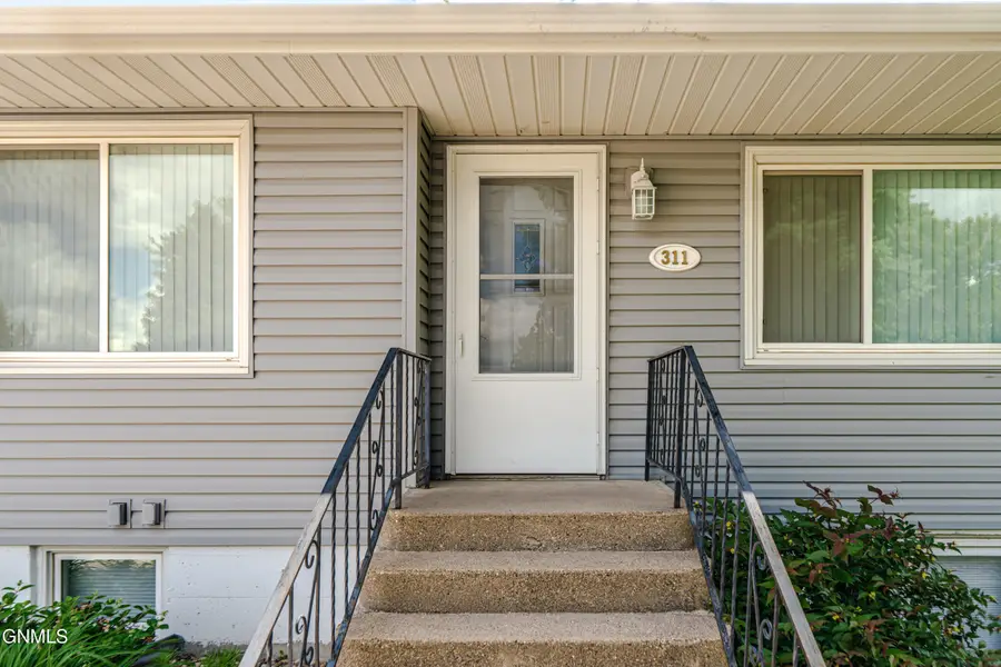 311 Bowen Avenue W, Bismarck, ND 58504 - #2