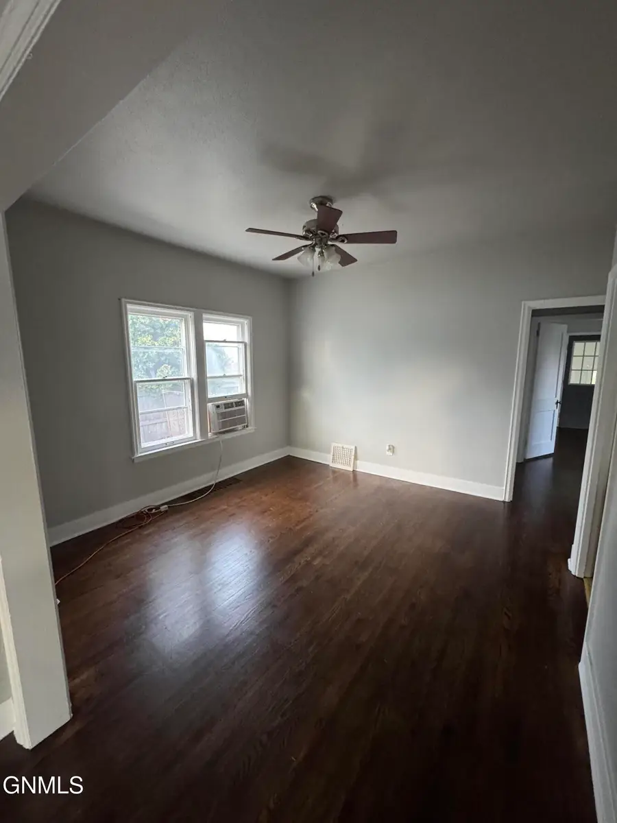 612 5th Avenue Se, Jamestown, ND 58401 - #3