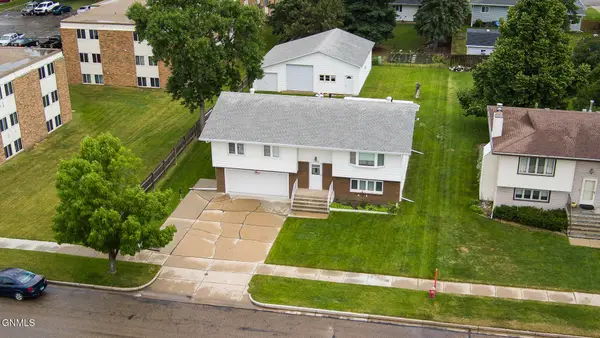 1533 N 22nd Street, Bismarck, ND 58501