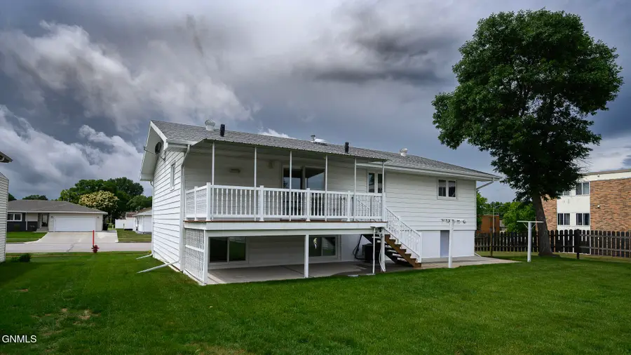 1533 N 22nd Street, Bismarck, ND 58501 - #3