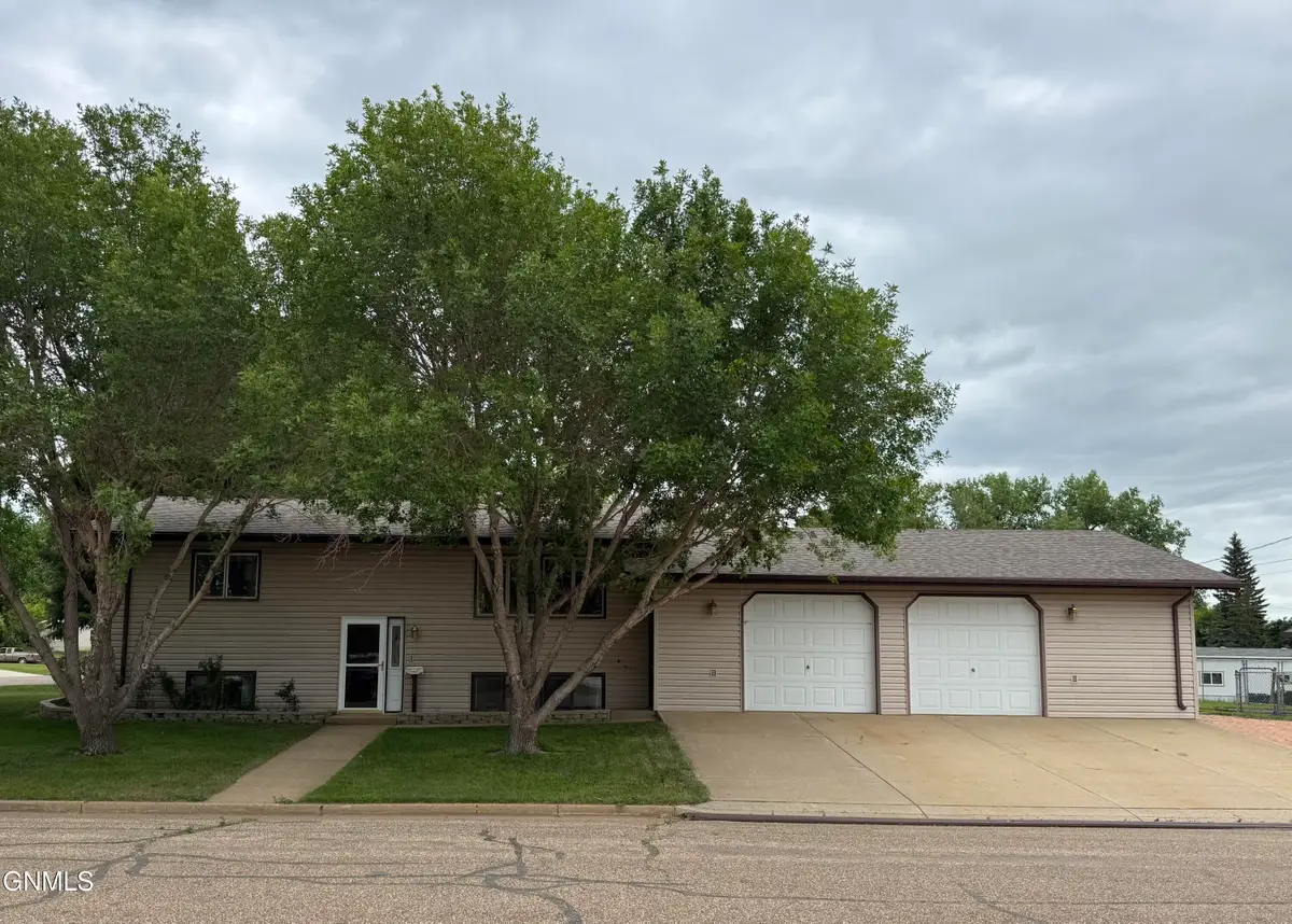 1004 North Avenue, Hebron, ND 58638 - #1