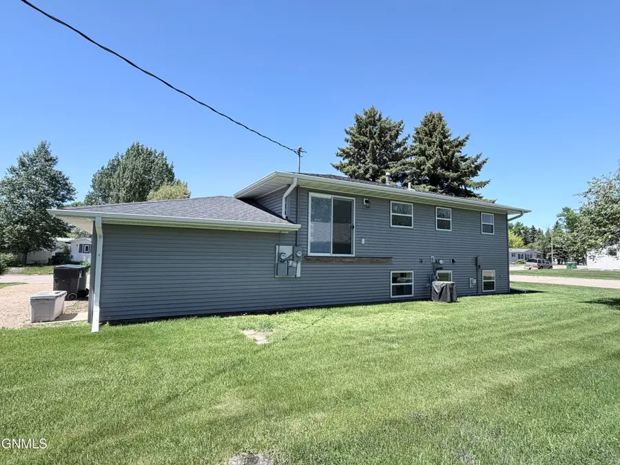 180 16th Avenue N, Carrington, ND 58421 - #2