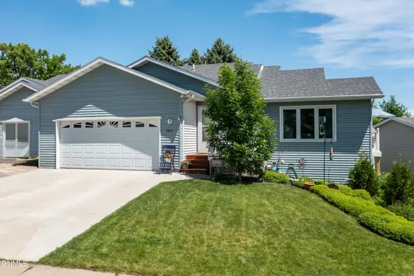 3851 Montreal Street, Bismarck, ND 58503