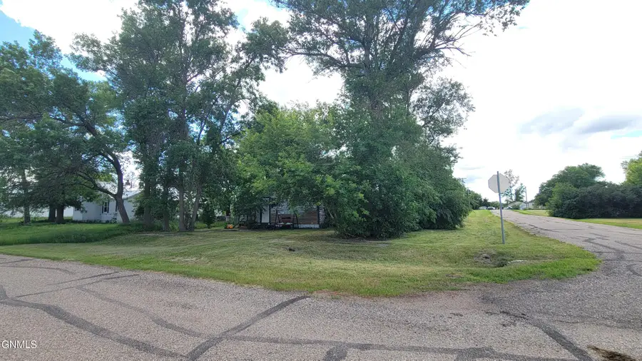174 Main Street N, Regan, ND 58477 - #3