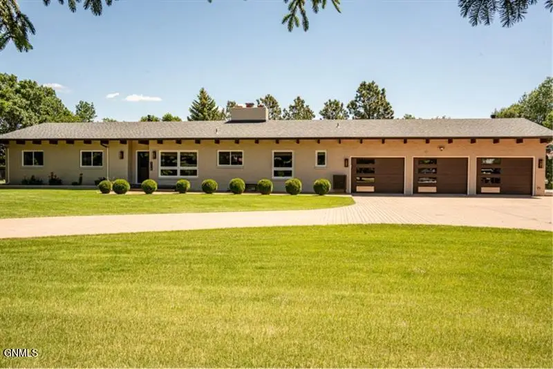 3118 13th Avenue E, Williston, ND 58801 - #1