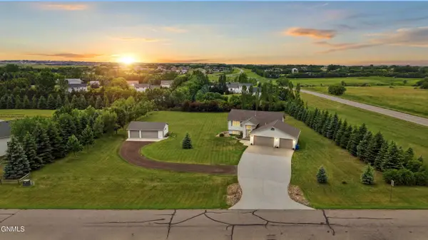 7020 Endicott Drive, Bismarck, ND 58503
