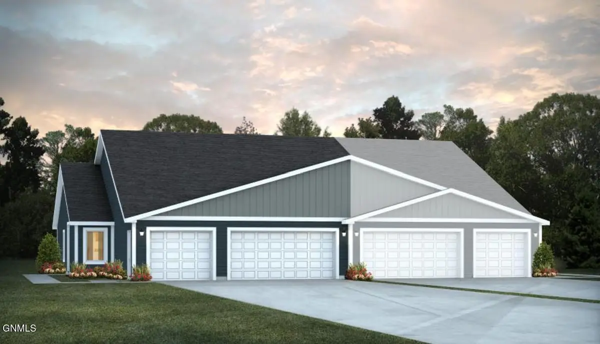 2939 Clear Creek Se, Mandan, ND 58554 - #1