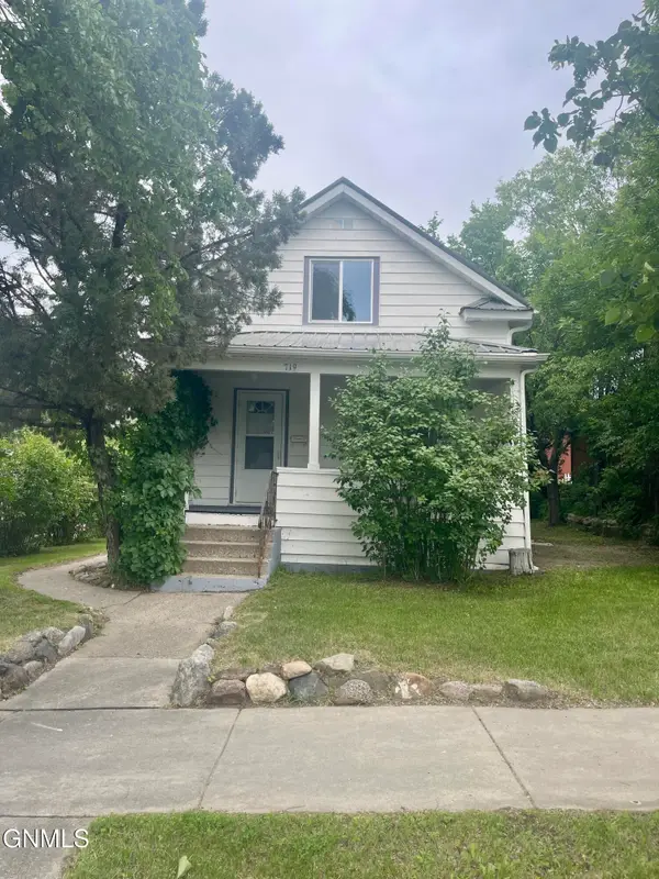 719 3rd Street Se, Jamestown, ND 58401