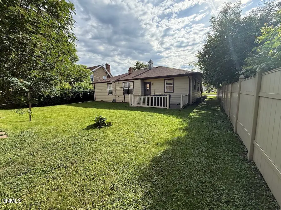 516 2nd Avenue Sw, Jamestown, ND 58401 - #2