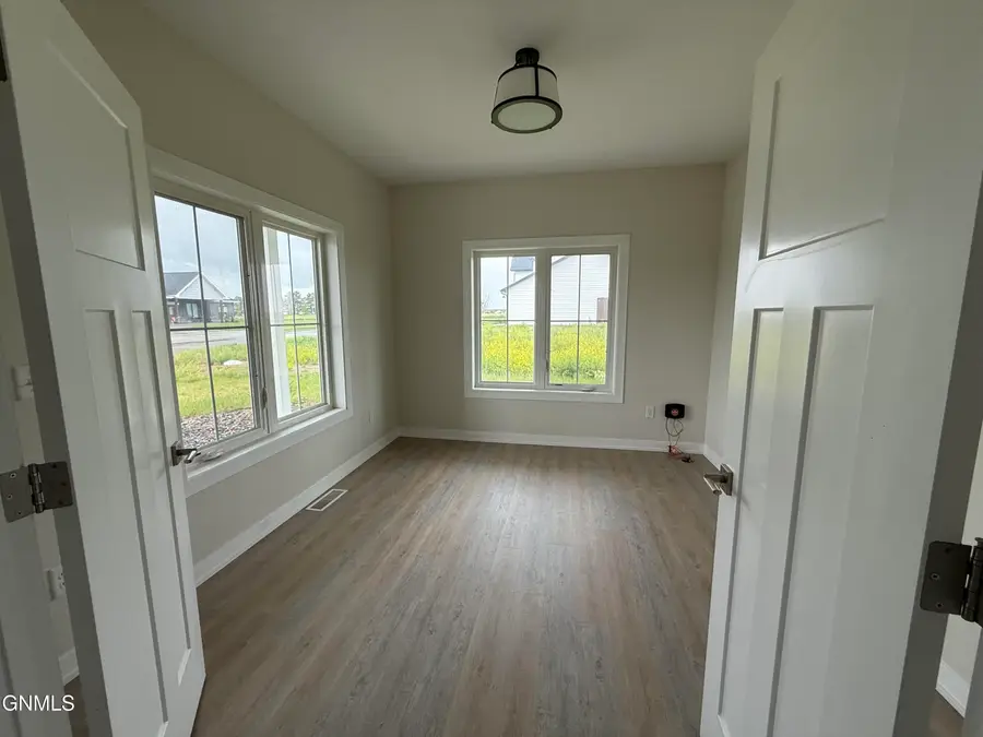 1815 36th Avenue W, Williston, ND 58801 - #3