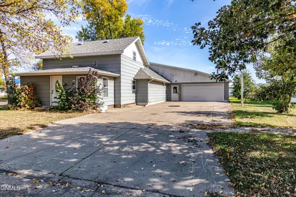 102 2nd Avenue Sw, Hazen, ND 58545