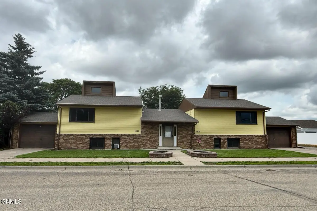 1216 24th Street W, Williston, ND 58801 - #1