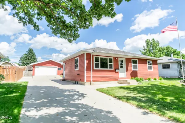 1733 Ryan Drive, Bismarck, ND 58501