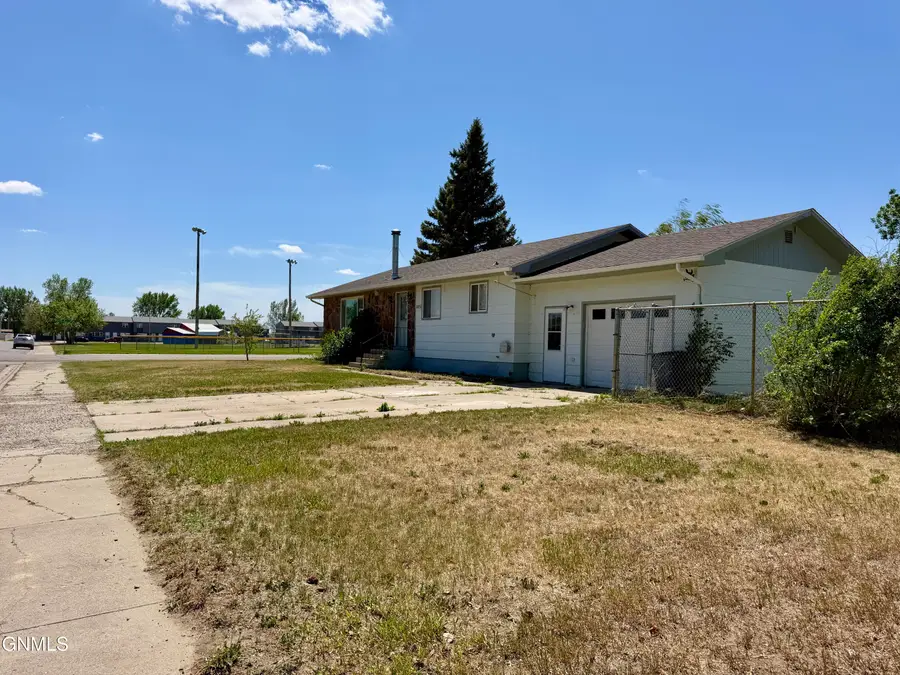 1451 11th Avenue Sw, Sidney, MT 59270 - #3