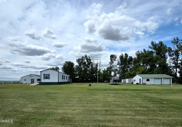 4331 81st Avenue Se, Jamestown, ND 58401