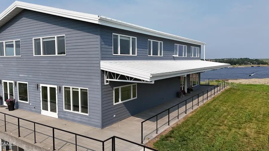 8353 31 1/2 Street Se, Jamestown, ND 58401 - #2