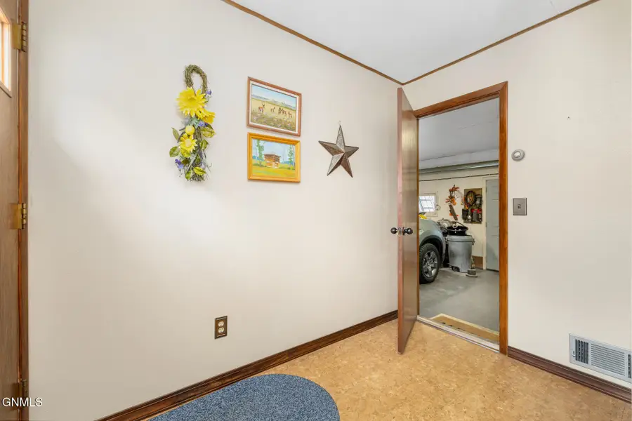 203 2nd Avenue E, Ray, ND 58849 - #2