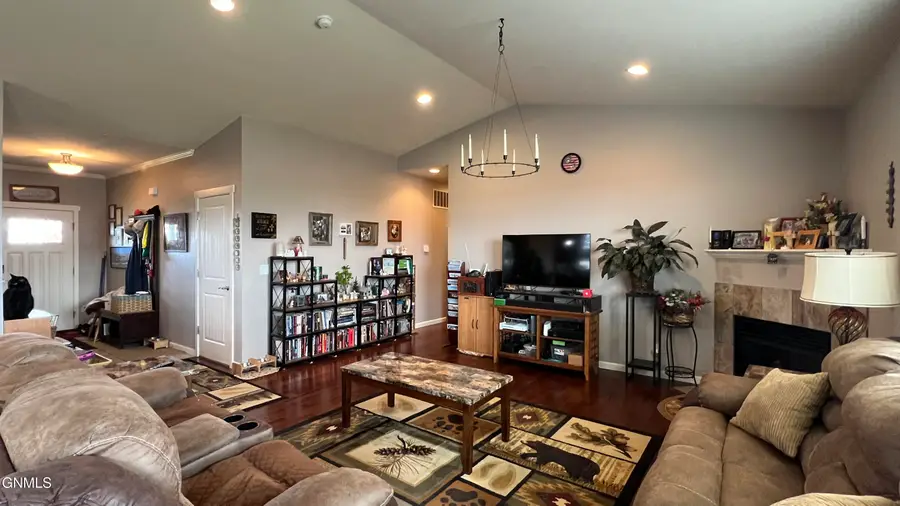 1189 Wahl Street, Dickinson, ND 58601 - #2