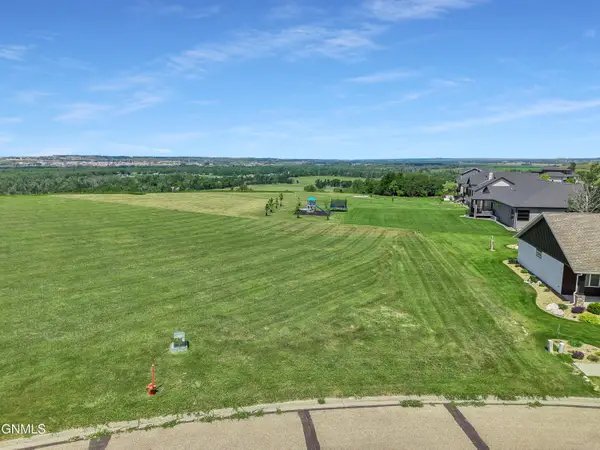 3416 Promontory Drive, Bismarck, ND 58503