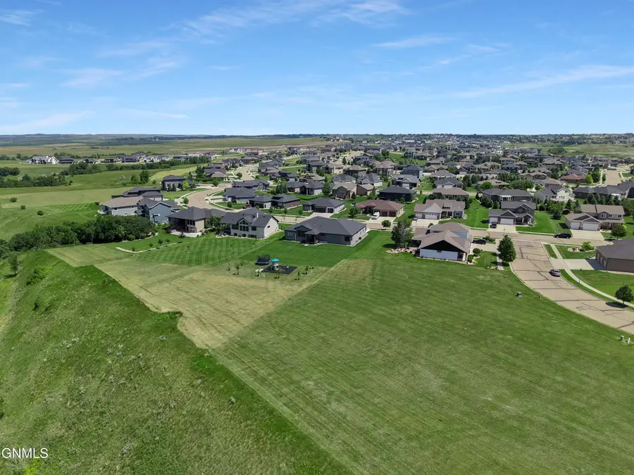 3416 Promontory Drive, Bismarck, ND 58503 - #2