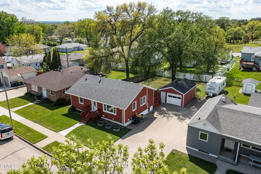 914 Curtis Street, Bismarck, ND 58501 - #2
