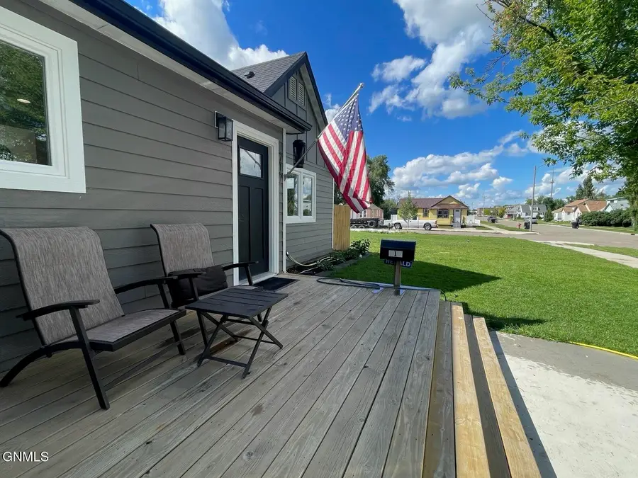 717 & 721 4th Avenue W, Williston, ND 58801 - #3
