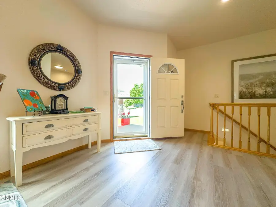 1959 Mesquite Loop, Bismarck, ND 58503 - #2