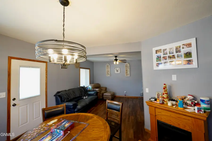 620 2nd Street Sw, Jamestown, ND 58401 - #3