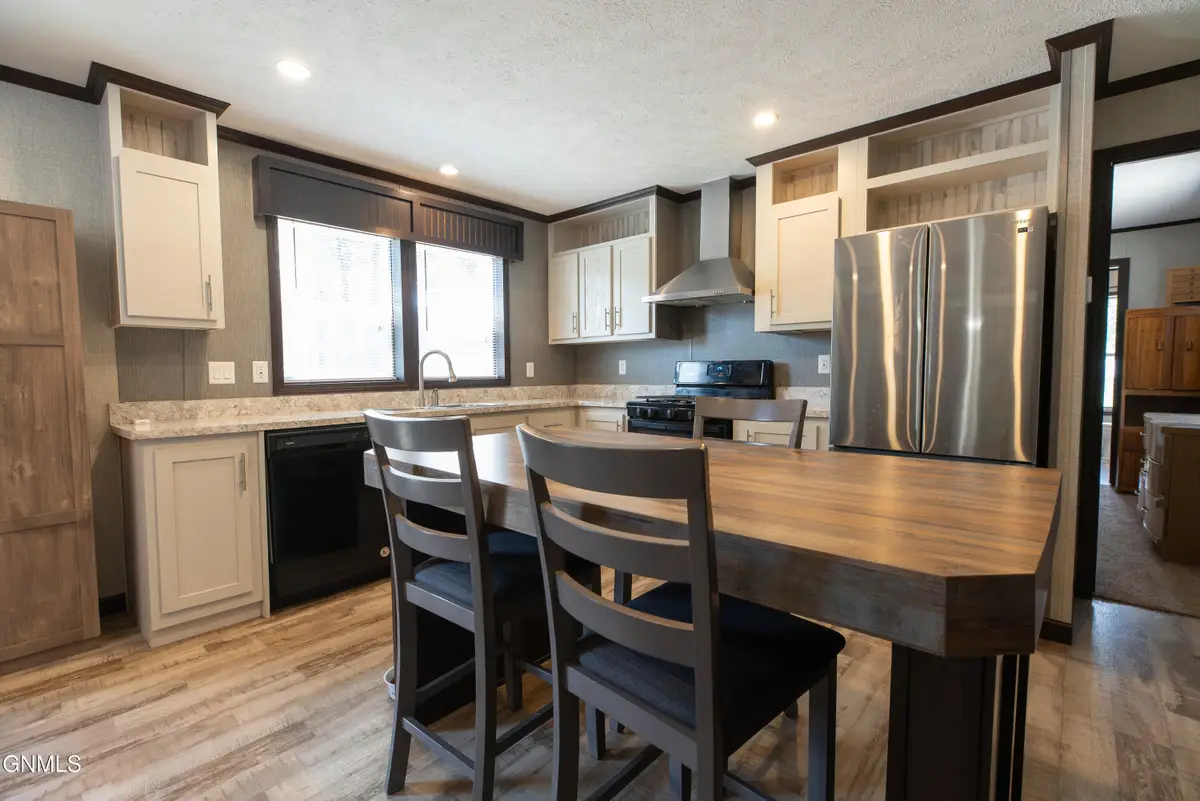 101 Northwest Drive, Bismarck, ND 58504 - #1