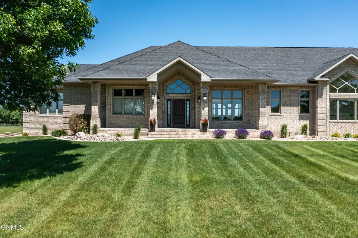 3900 Ridge Way, Bismarck, ND 58503 - #1