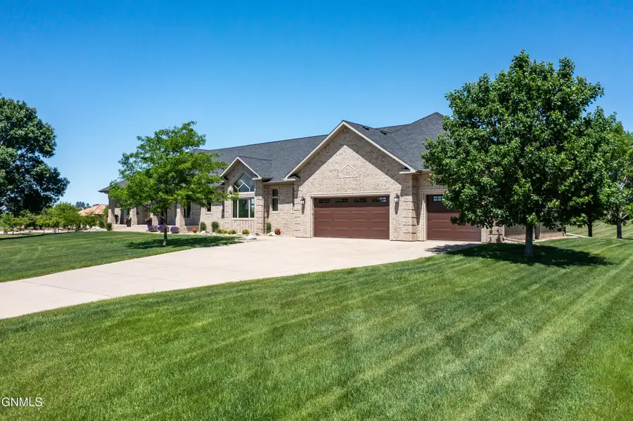 3900 Ridge Way, Bismarck, ND 58503 - #3