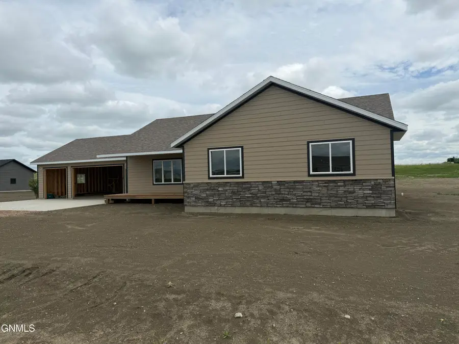 3234 125n Avenue Nw, Watford City, ND 58854 - #2