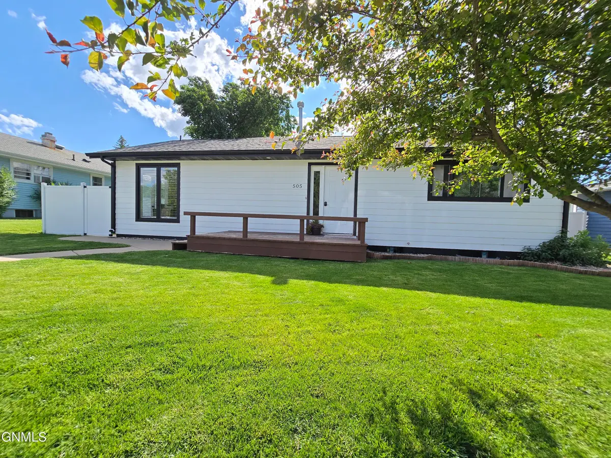 505 5th Street Ne, Watford City, ND 58854 - #1