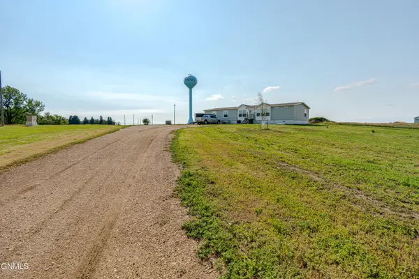 4493 Wrangler Road, Mandan, ND 58554