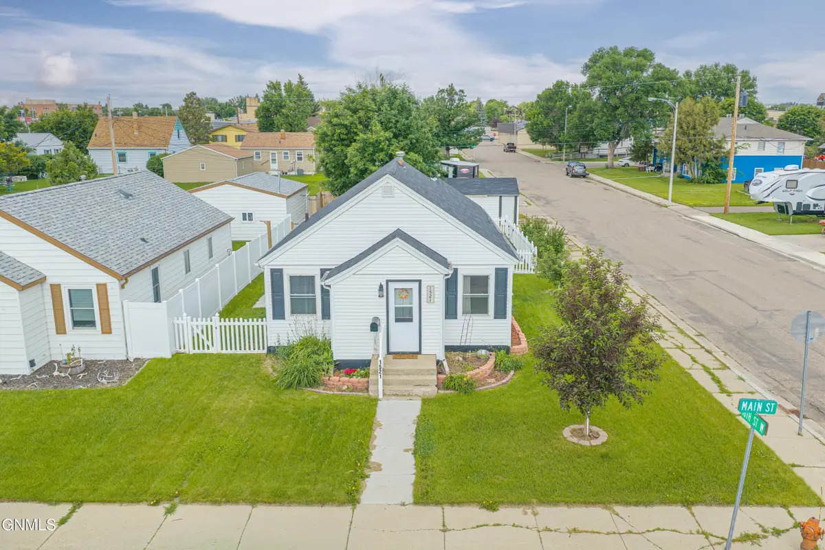 1521 Main Street, Williston, ND 58801 - #1