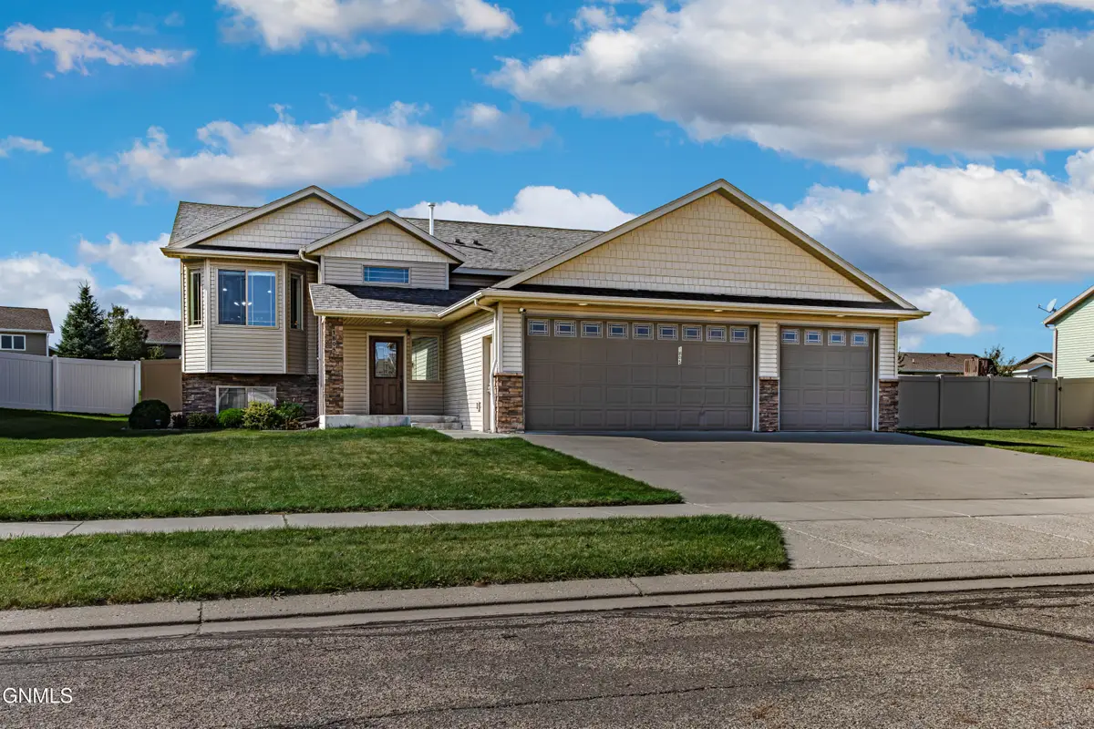 1805 Canyon Road Sw, Mandan, ND 58554 - #1