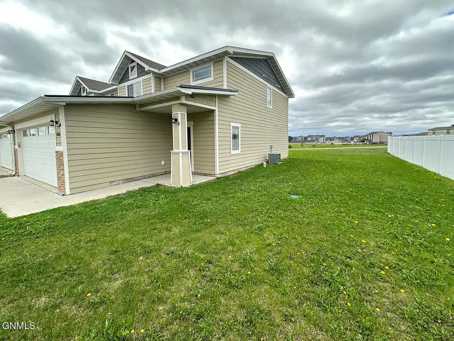 3605 9th Avenue Ne, Watford City, ND 58854 - #3