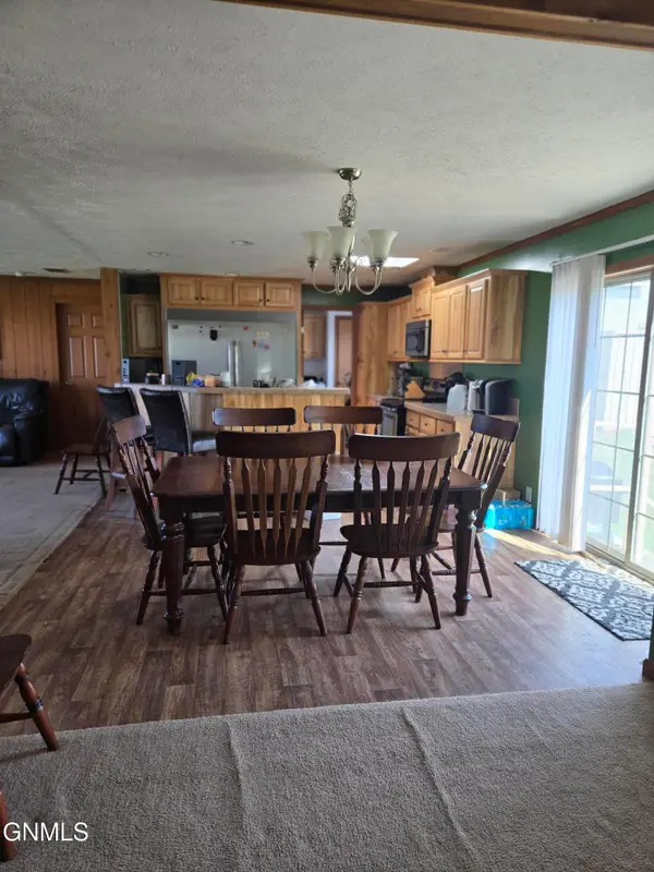 24 Sunrise Estates Road, Watford City, ND 58854