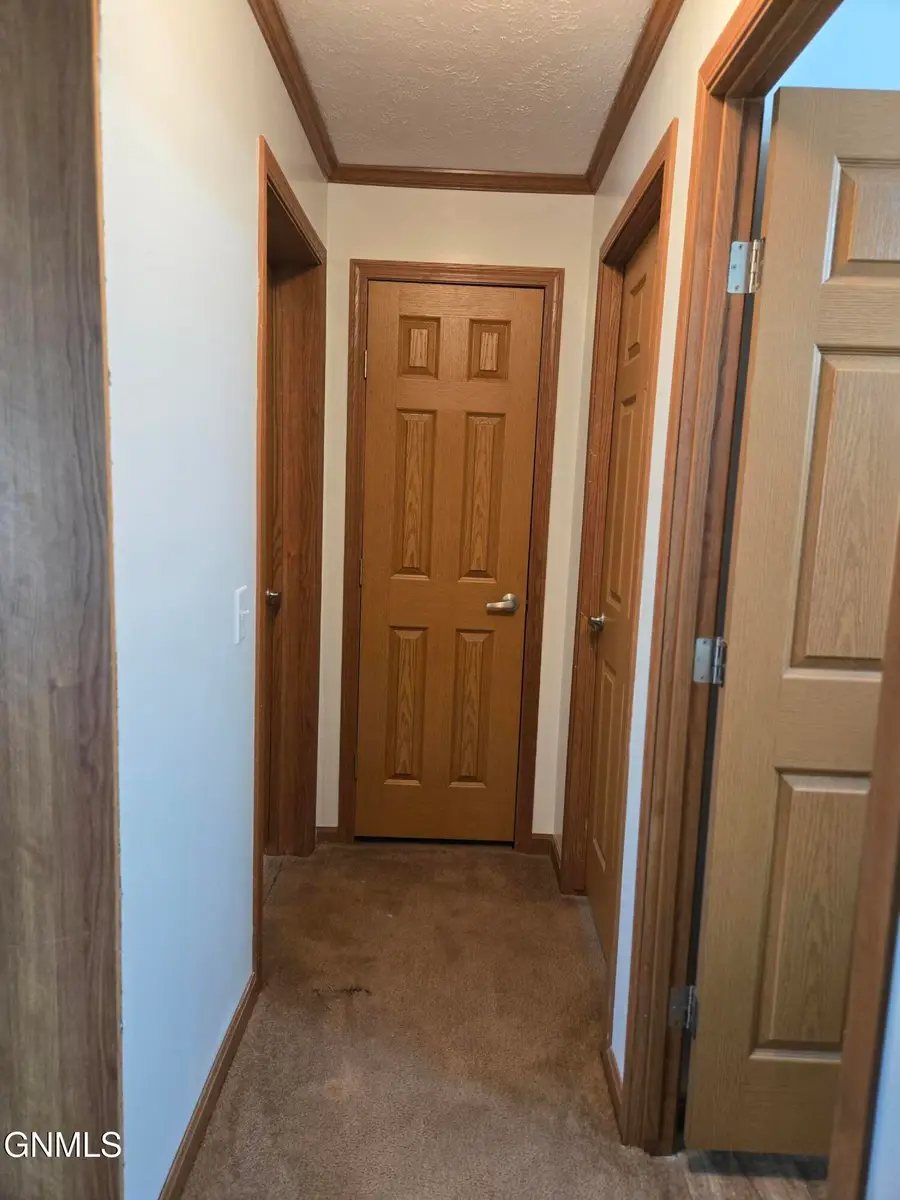 24 Sunrise Estates Road, Watford City, ND 58854 - #2