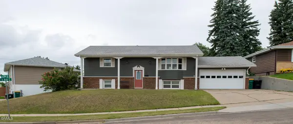 706 29th Street, Bismarck, ND 58501