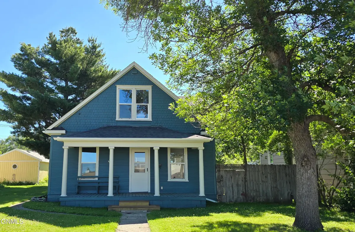 312 4th Avenue Ne, Jamestown, ND 58401 - #1
