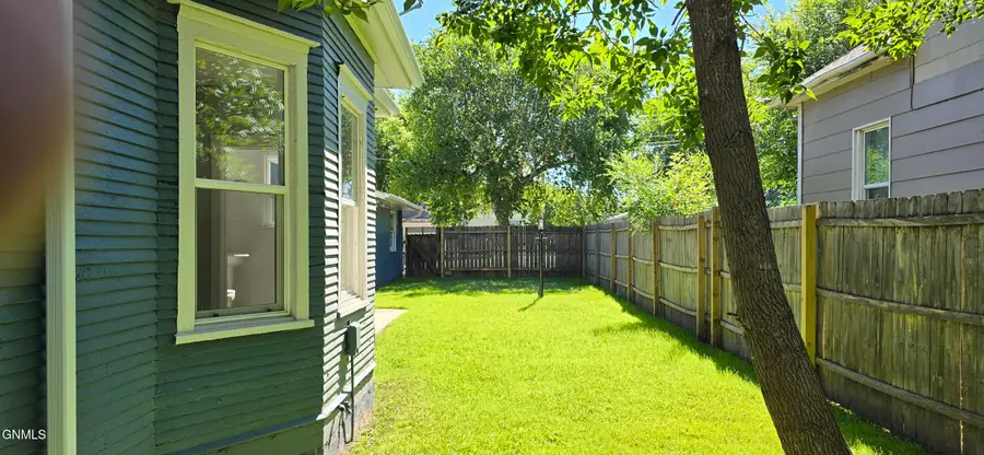 312 4th Avenue Ne, Jamestown, ND 58401 - #3