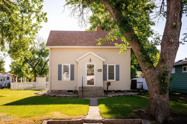 1214 4th Avenue Ne, Jamestown, ND 58401