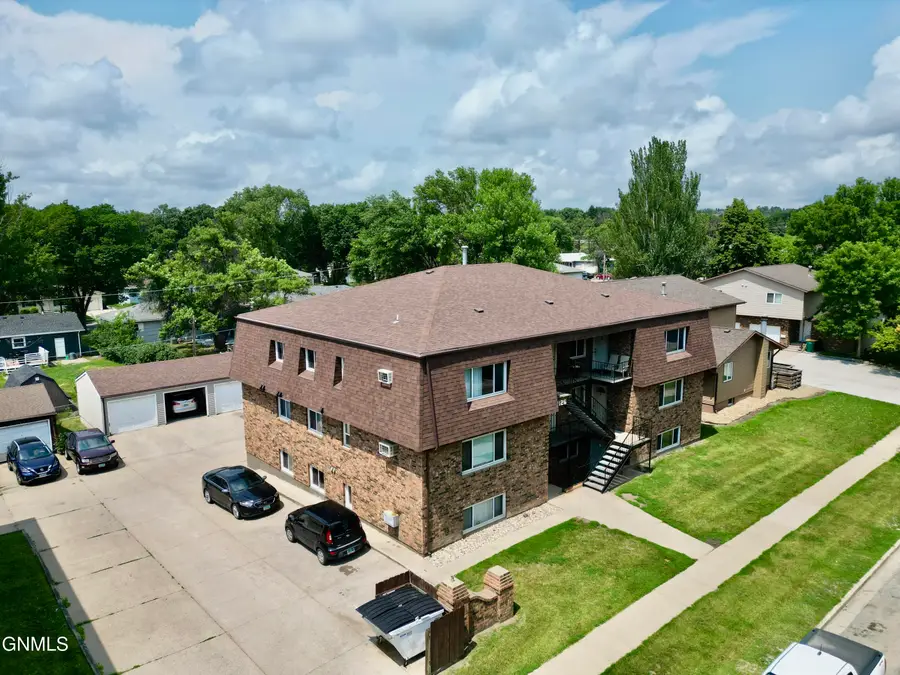 2126 Washington Street, Bismarck, ND 58501 - #2
