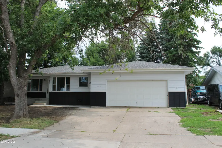 1425 3rd Street, Bismarck, ND 58504 - #2